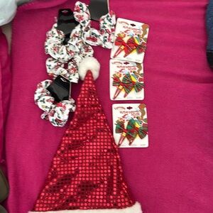 Expressions  3 packs of 2 Xmas barrettes ! And 4 Xmas scrunchies and an Xmas hat